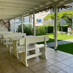 Guest house 